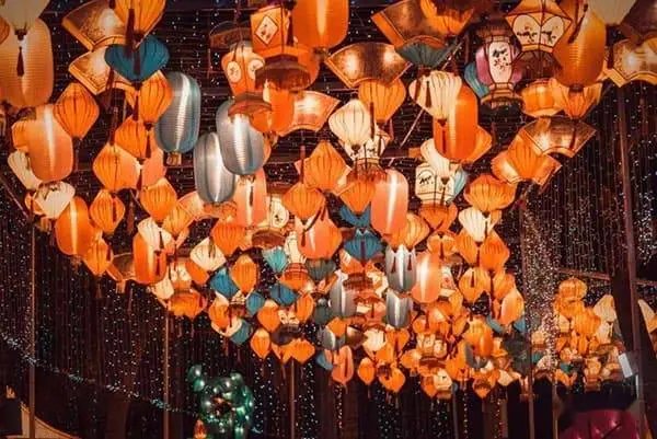 The Lantern Festival by Zhu Shuzhen -  Melancholy   Festival   Regulated Verse   Nostalgia 